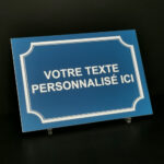 Plaque plastique avec votre texte personnalisé
