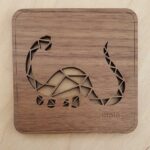 Dessous de verre en bois massif - Diplodocus - Découpé et gravé au laser