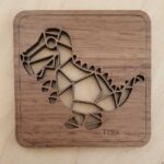 Dessous de verre en bois massif - T-rex - Découpé et gravé au laser