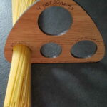 Doseur de spaghettis en bois découpé au laser