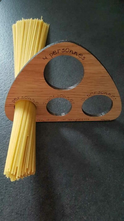 Doseur de spaghettis en bois découpé au laser