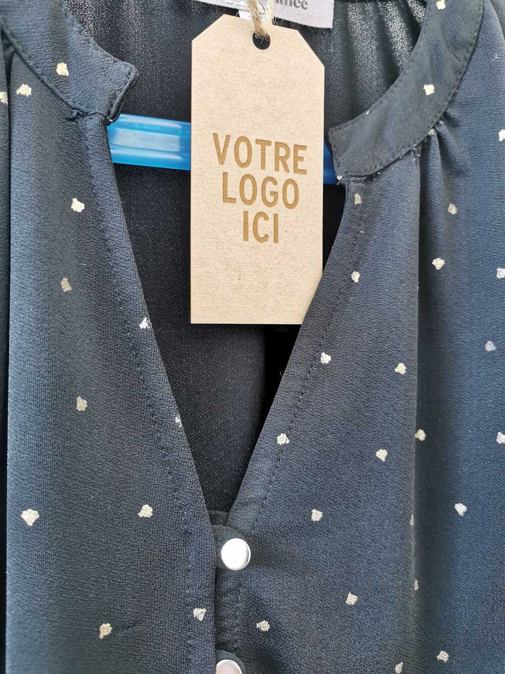 Etiquette vêtement personnalisée en carton recyclable - 95 x 45 mm
