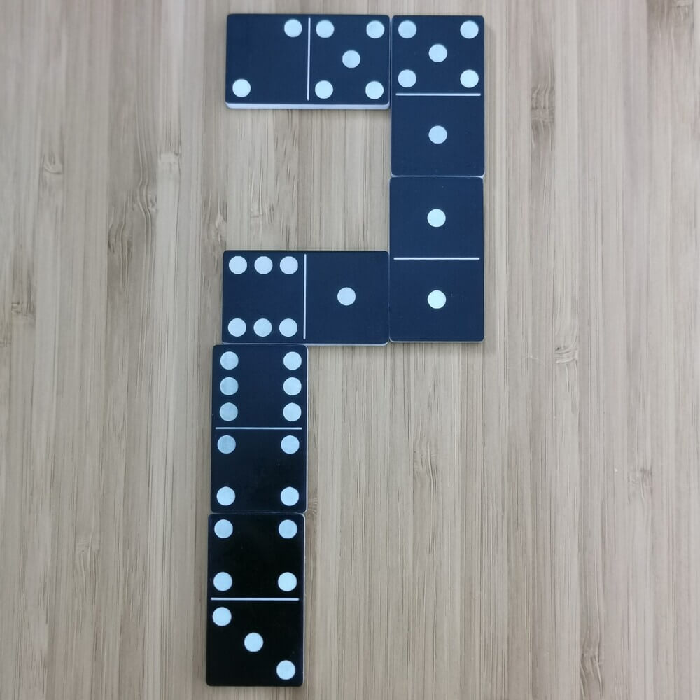 Le jeu de dominos de l'espace