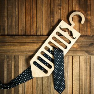 Cintre porte cravates en bois
