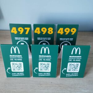 Chevalets personnalisés et numérotés en plastique pour McDonald's