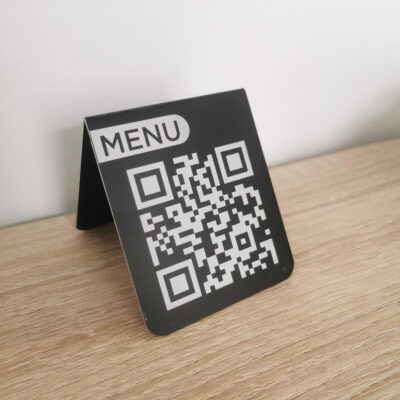 Chevalet pour scanner menu avec un QR code en aluminium anodisé noir