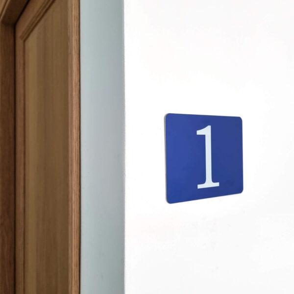 Plaque numéro d'étage 1 en aluminium anodisé bleu fixation par adhésif 3M