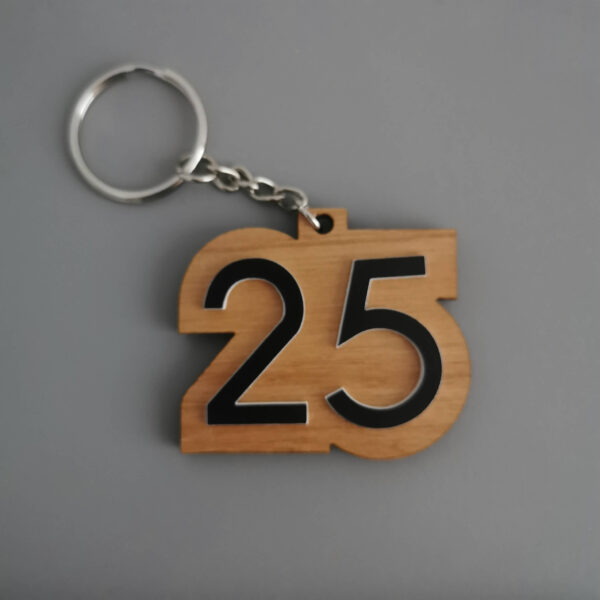 Porte-clés pour hôtel en bois avec numéro en relief
